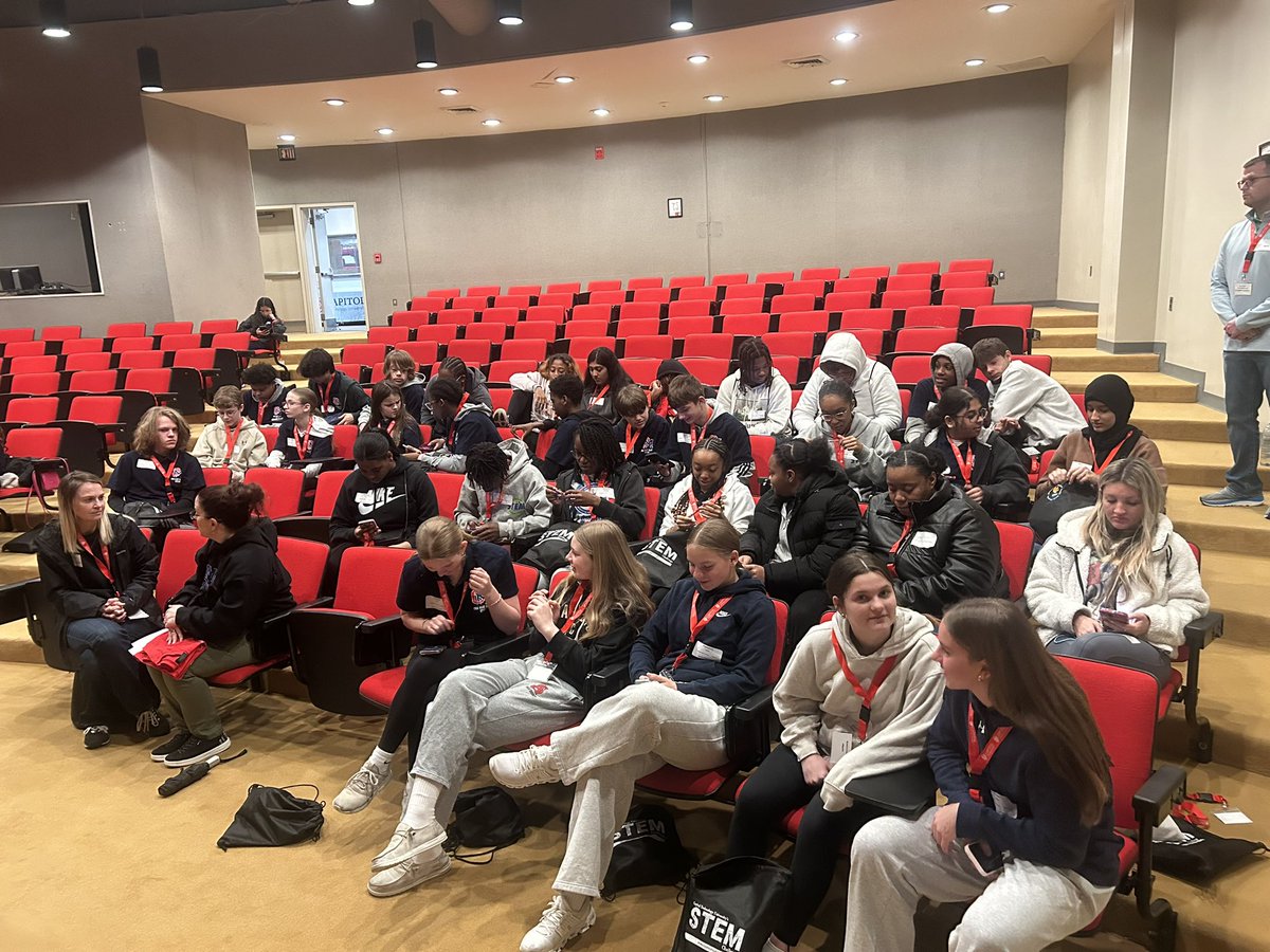 ommsaacps's tweet photo. Thanks to Dr Butler for an interactive day with OMMS students of STEM related activities to showcase Capital Technology Universityβs STEM pathways! πβ€οΈπβ€οΈ #OMMS #PatriotPride #BelongGrowSucceed #STEM https://t.co/sMSxqLCtmM