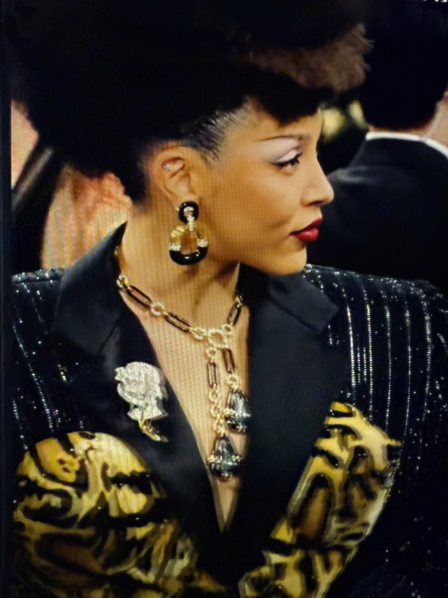 kkrivts's tweet photo. Dojaaaa caaaatttt #dojacat #MetGala2025 #MetGala https://t.co/Qy3YgCjUmN