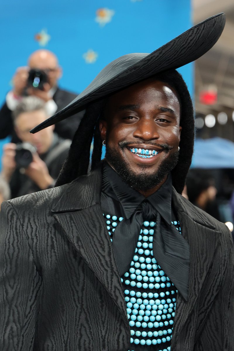THR's tweet photo. Shaboozey at the #MetGala https://t.co/KtaOYxU5GR https://t.co/0slxQzgDBv