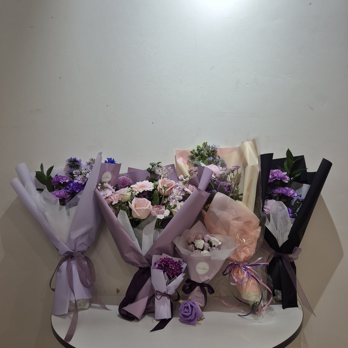 2025 히바리 쿄야 생일카페:
초식 동물들의 반란💜

🐥: 위원장님 생일카페 잘 마무리 되었습니다🥹
오셔서 생일 축하 해주신 분들께 너무 감사드립니다.
여려분이 오셔서 생일 카페가 더욱 빛난 것 같아요.
앞으로도 저희 위원장님 많이 좋아해주세요.

🐥:카페를 더욱 예쁘게 해주신 꽃 선물도 다시