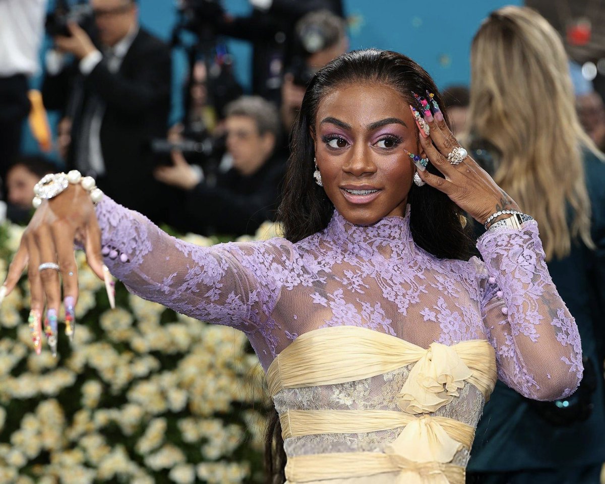 .<a href="/itsshacarri/">Sha’Carri Richardson</a> at the Met Gala 🌸