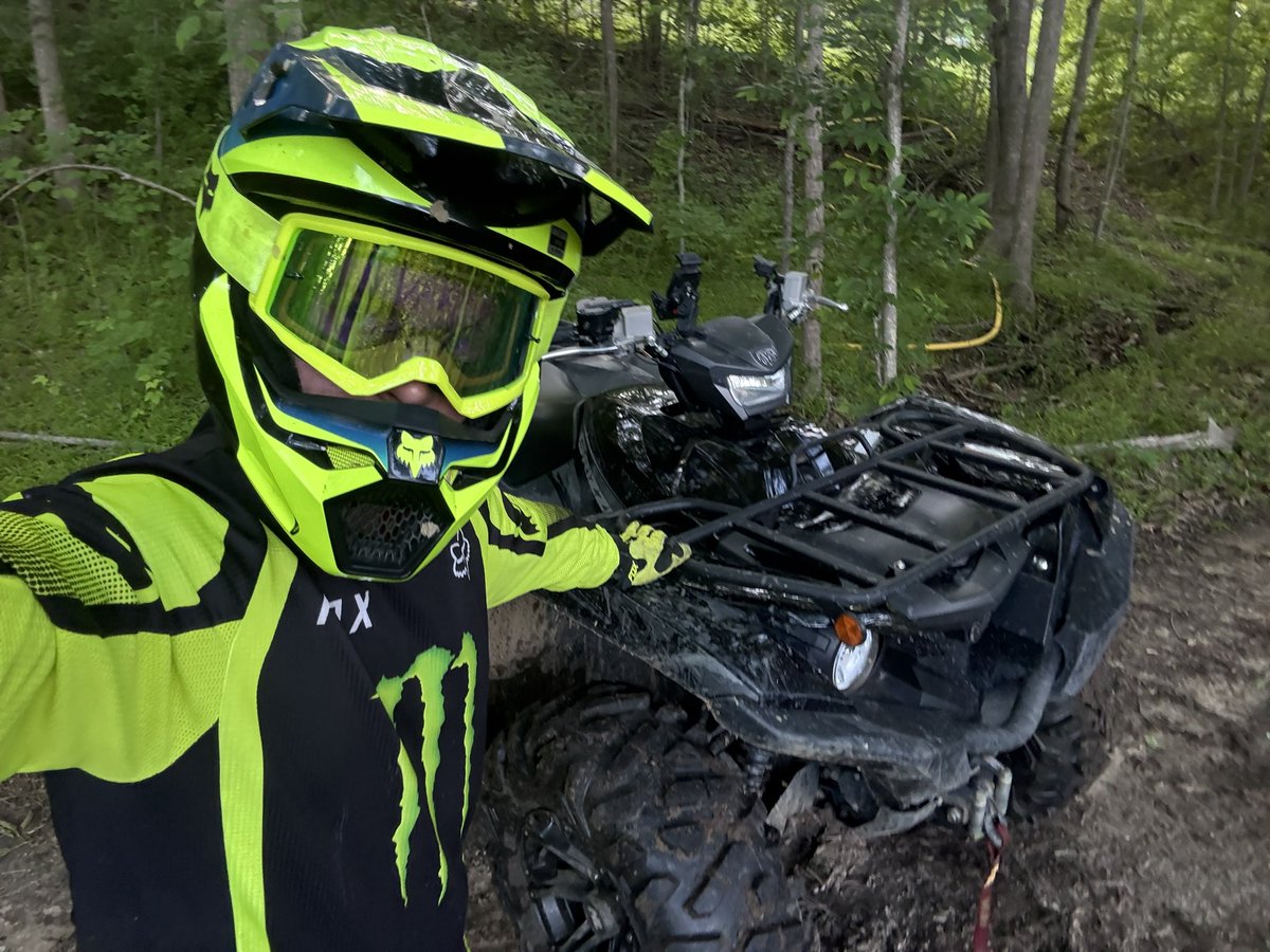 Back on here after a while. Go check me out on Insta and Only Fans for even more content. linktr.ee/terminalboot666