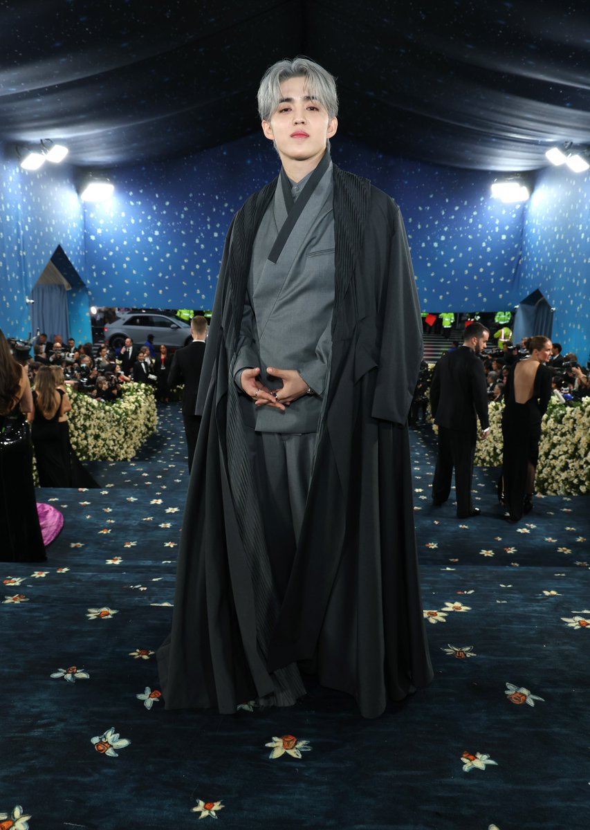 MTV (@mtv) on Twitter photo Can we all please just appreciate S.Coups of <a href="/pledis_17/">세븐틴(SEVENTEEN)</a>?? I need someone to fangirl with!
📍 #MetGala Can we all please just appreciate S.Coups of <a href="/pledis_17/">세븐틴(SEVENTEEN)</a>?? I need someone to fangirl with!
📍 #MetGala
