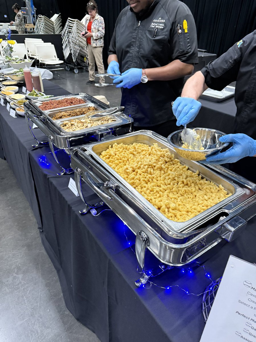 CoachC_OWLS's tweet photo. Post-practice feast courtesy of Canteen Cuisines!
Delicious food + awesome team = the perfect fuel for tomorrow’s doubleheader!
Let’s goooo! #believeinmebelieveinteam
#TeamDinner #FueledUp #DoubleheaderReady #CanteenCuisines https://t.co/fr2jO8el71