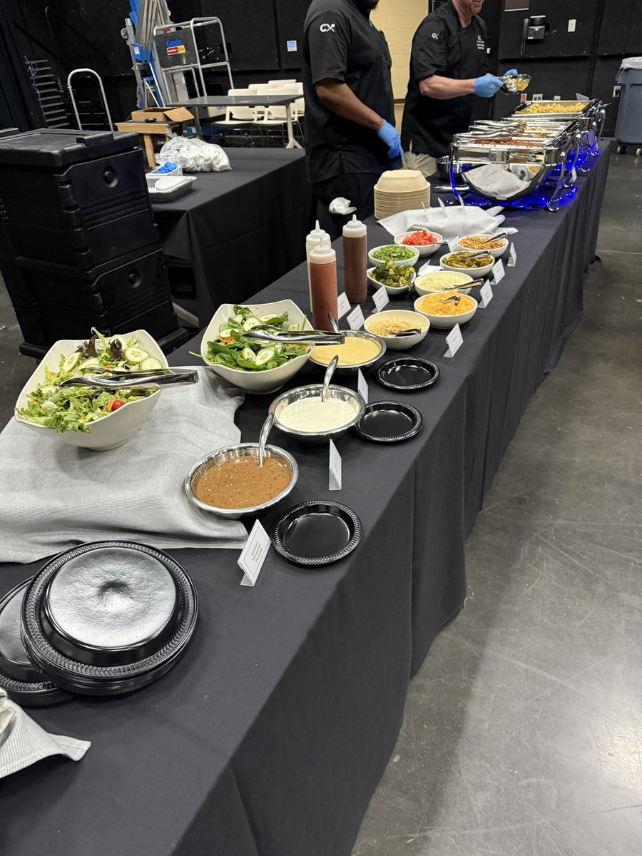 CoachC_OWLS's tweet photo. Post-practice feast courtesy of Canteen Cuisines!
Delicious food + awesome team = the perfect fuel for tomorrow’s doubleheader!
Let’s goooo! #believeinmebelieveinteam
#TeamDinner #FueledUp #DoubleheaderReady #CanteenCuisines https://t.co/fr2jO8el71