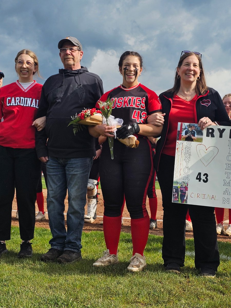 HuskiesCardinal's tweet photo. Happy Senior Night 🥎🐾❤️  We are so proud of all of your hard work and determination through the many trials and tribulations! https://t.co/d2tC63a2u1