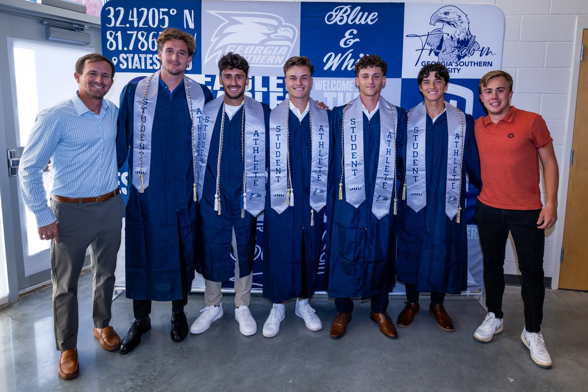 Putting the STUDENT in student-athletes!

Congratulations to our 5⃣ seniors recognized during yesterday's Stole Ceremony! 🎓

#HailSouthern