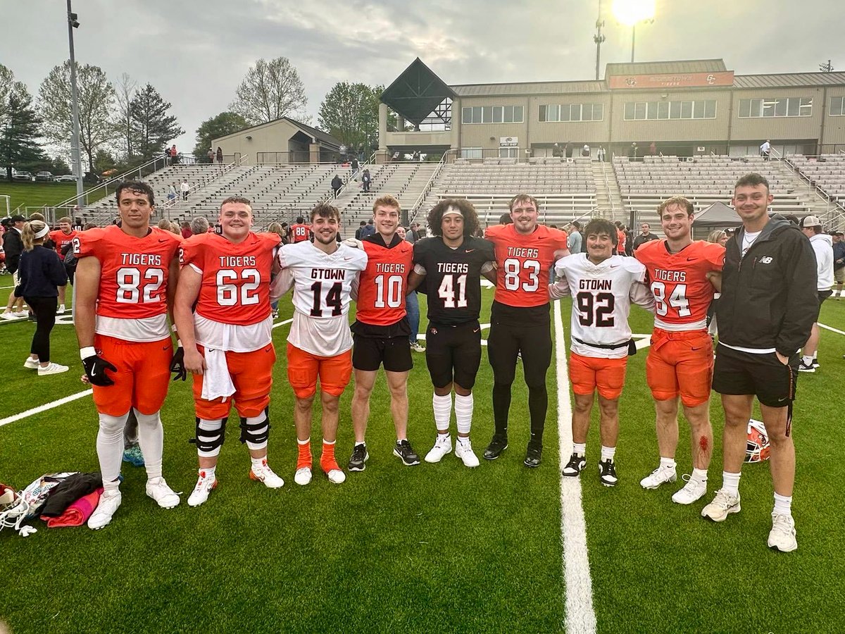 Not everyone deserves a seat at your table. 🟠⚫️🐅