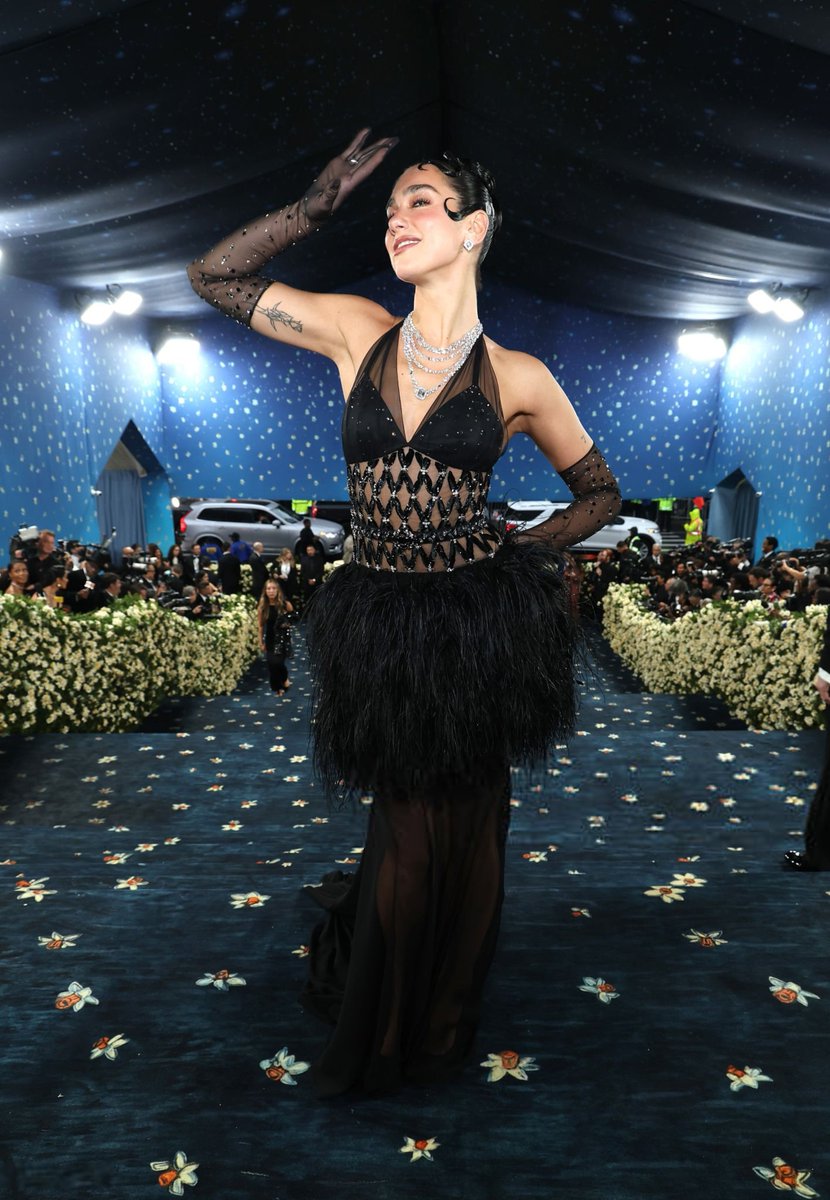 duadailycom's tweet photo. Updated! x110 HQs of Dua Lipa at the 2025 #MetGala today (May 5th, 2025)
https://t.co/KGnWyTDkVf https://t.co/2T8SnRaBIu