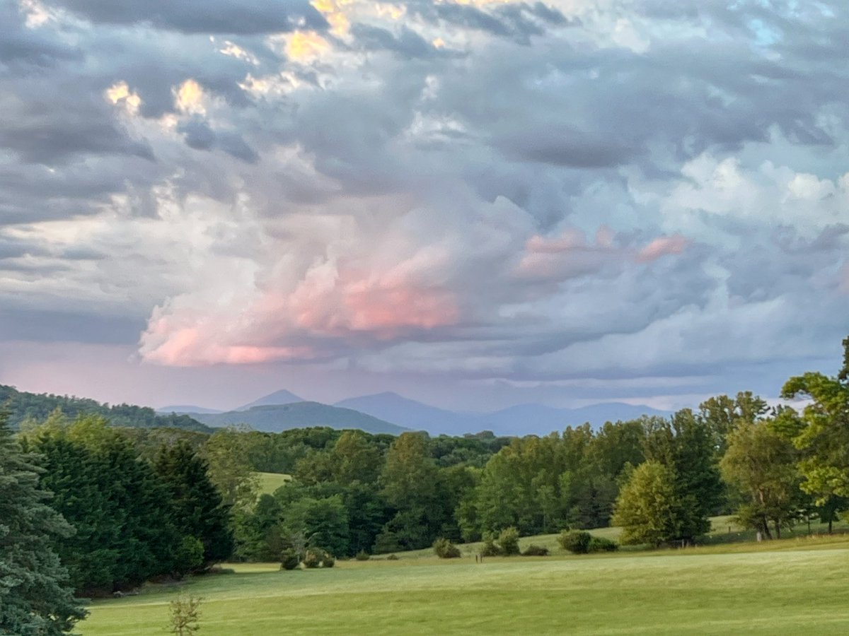 One more because those clouds are incredible. This is what Cocteau Twins music looks like in my head.