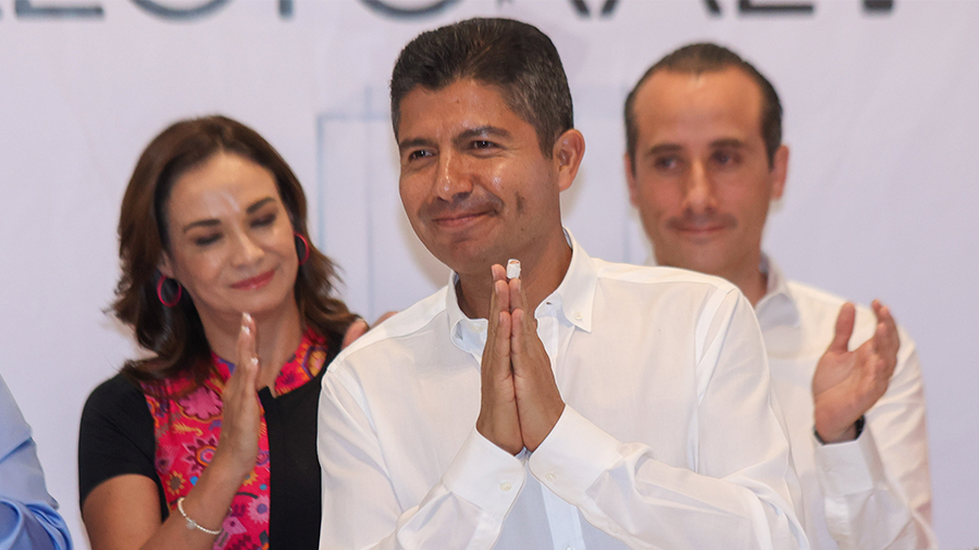 📰 #Escándalo | Las siete empresas favoritas de <a href="/eduardorivera01/">Eduardo Rivera Pérez</a> bajo la lupa: irregularidades, montos sin aclarar y daños patrimoniales que se repiten año tras año. ¿La clave de una cloaca fiscal? 

🕵️‍♂️ #DesdeLaSilla: desdelasilla.com.mx/las-siete-empr… #Corrupción #Puebla