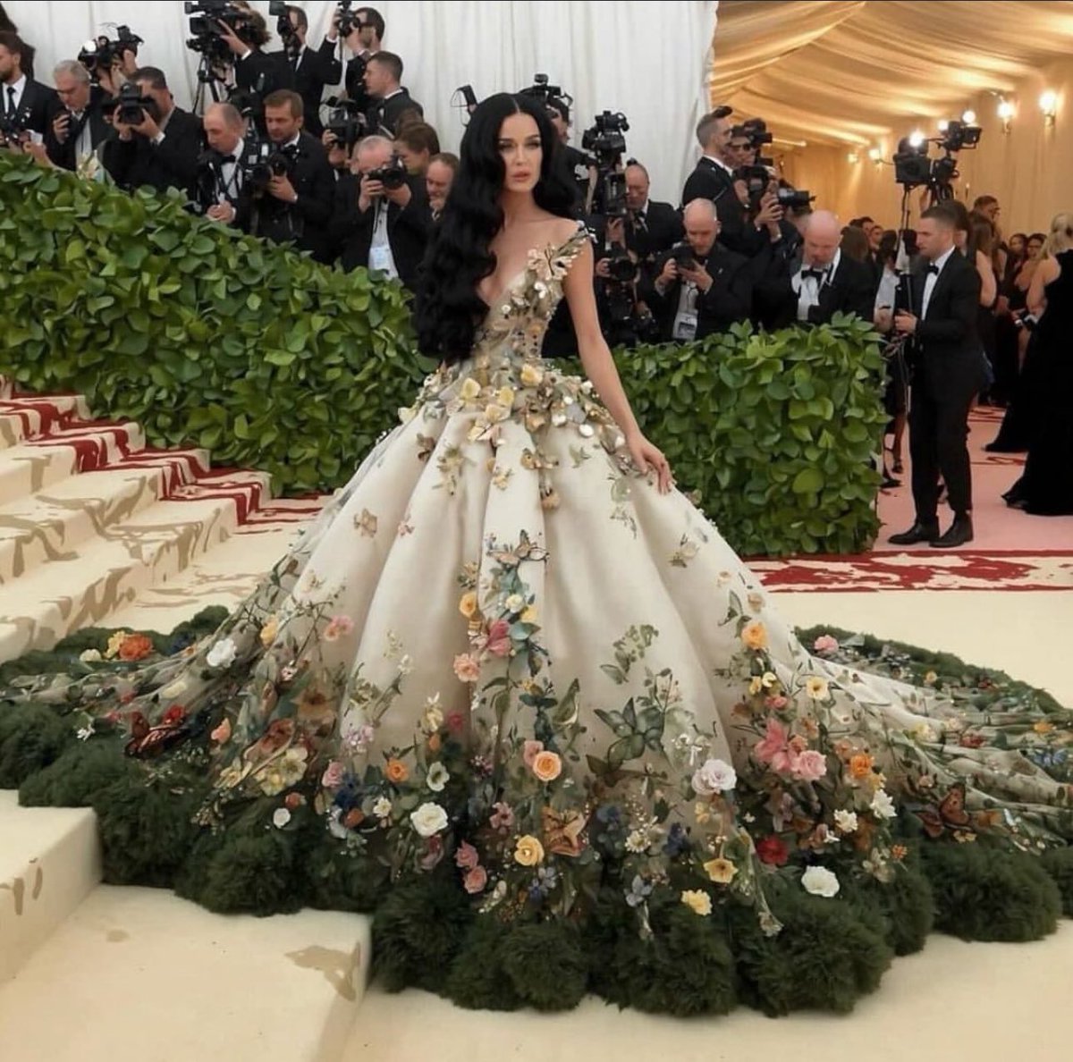 bashonthehead's tweet photo. Whoever does Katy Perry’s AI met gala fits eats every time😭 https://t.co/nCFeHD74TZ