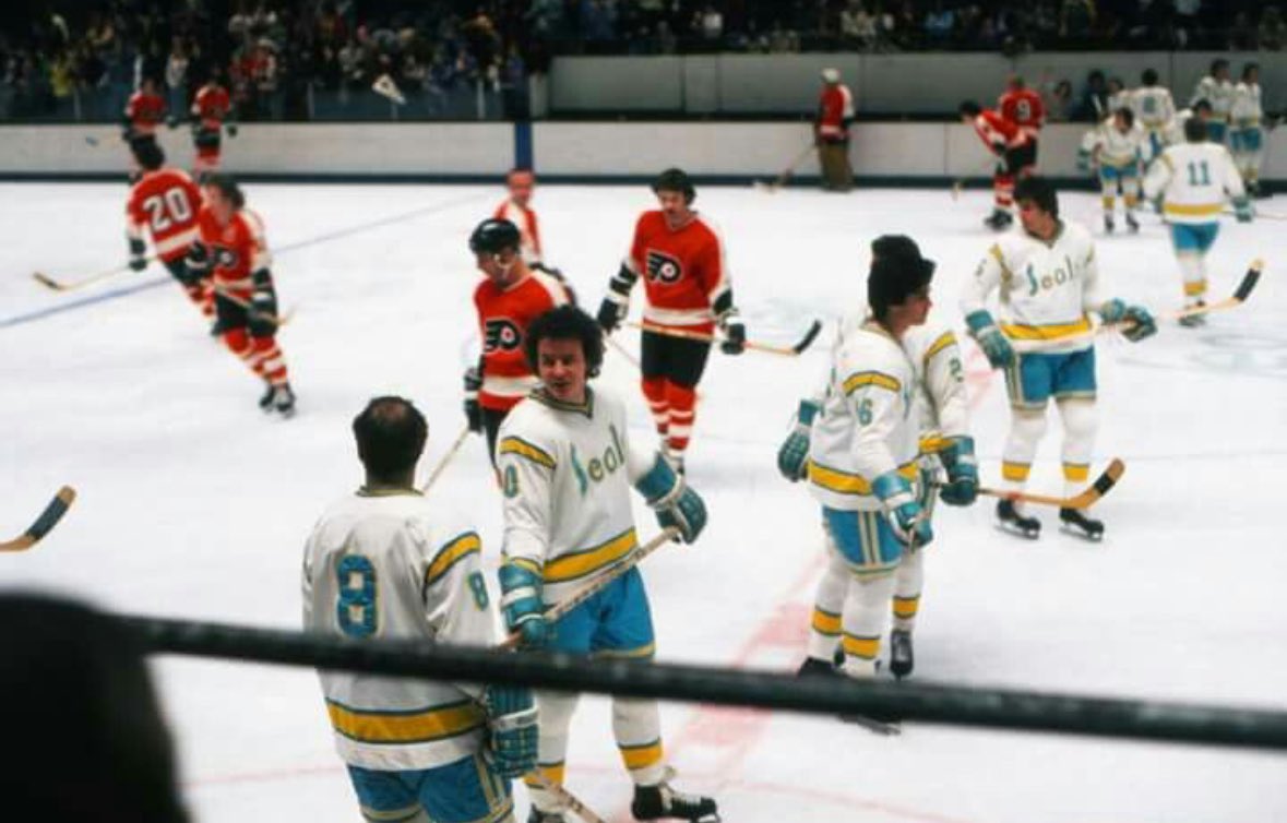 Old Hockey Cards tweet media