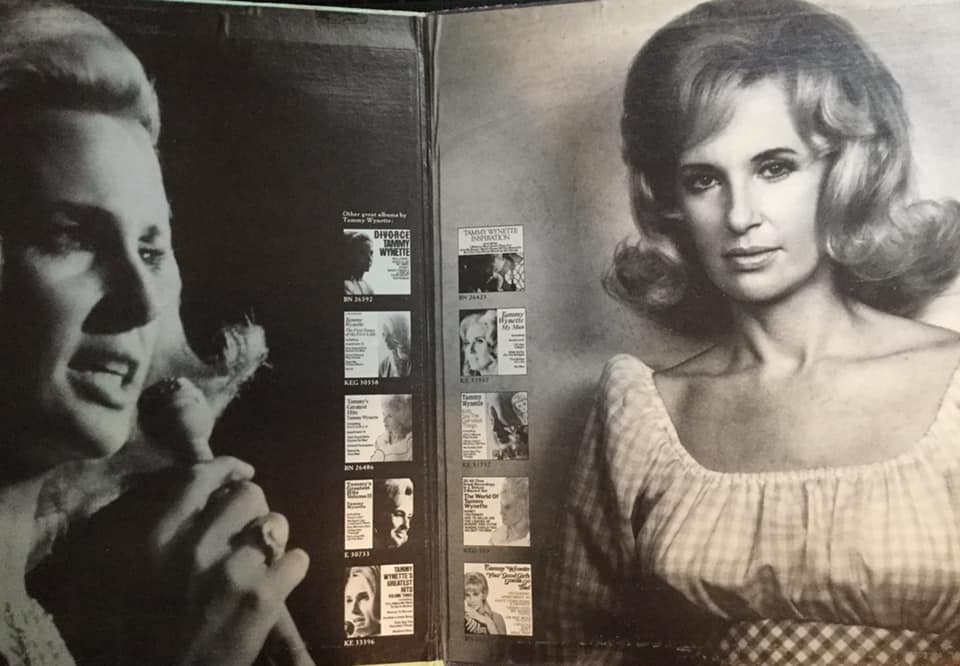 MadMax1861's tweet image. Happy Heavenly birthday to the #FirstLadyOfCountryMusic - Tammy Wynette . Tammy would have been 83 today. She'll always be my favorite singer.  #CountryMusicHallOfFame #TammyWynette #Tammy Happy #CincoDeTammy !