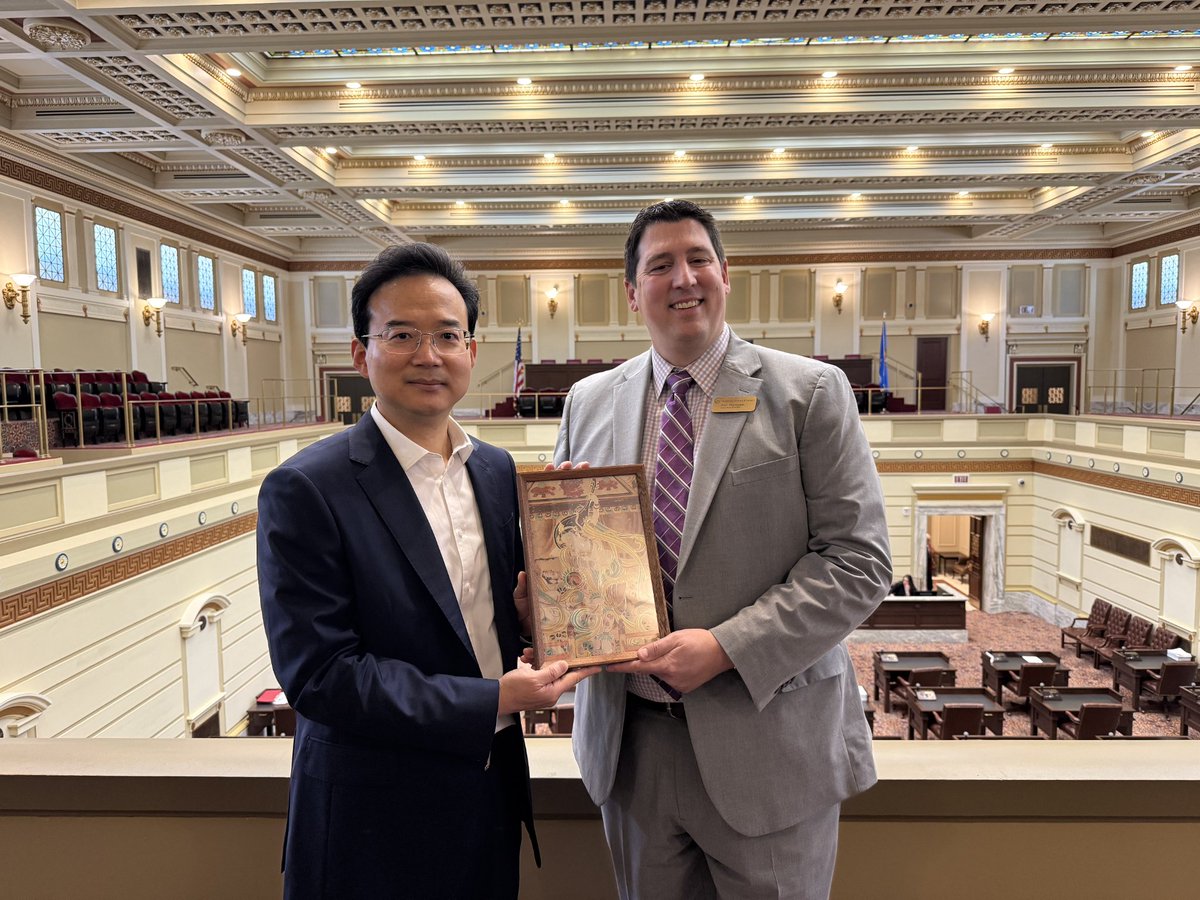 Trait Thompson (@traitthompson) on Twitter photo Today, I was honored to give a tour of the Oklahoma State Capitol to a Chinese delegation from Oklahoma's sister province, Gansu. A big thanks to <a href="/KyleDillingham/">Kyle Dillingham</a> for inviting me to share a little bit of Oklahoma history with our special guests. Today, I was honored to give a tour of the Oklahoma State Capitol to a Chinese delegation from Oklahoma's sister province, Gansu. A big thanks to <a href="/KyleDillingham/">Kyle Dillingham</a> for inviting me to share a little bit of Oklahoma history with our special guests.