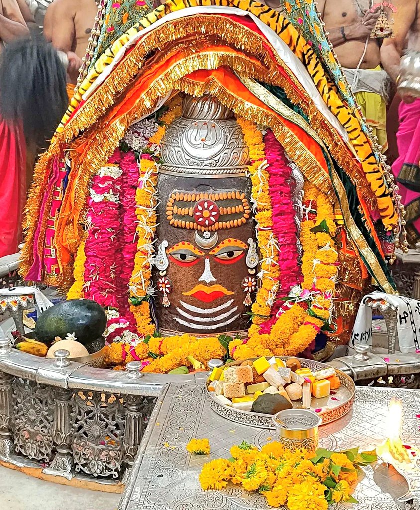 श्री महाकालेश्वर ज्योतिर्लिंग जी आज के भस्म आरती श्रृंगार दिव्य दर्शन 06.05.2025