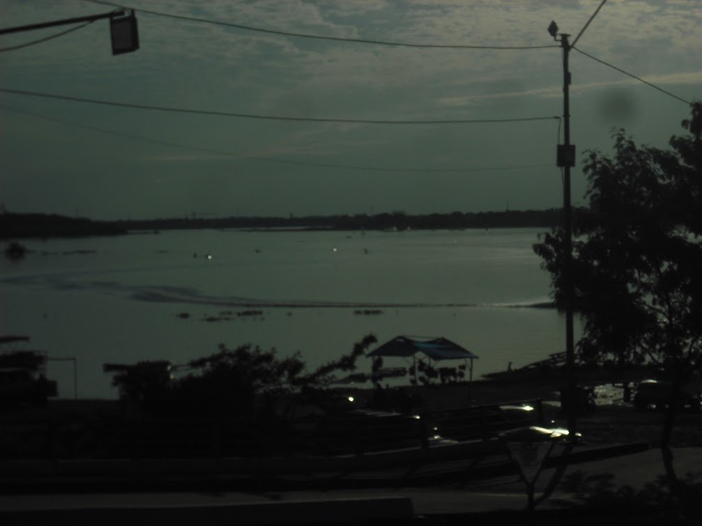 emisolate's tweet image. 