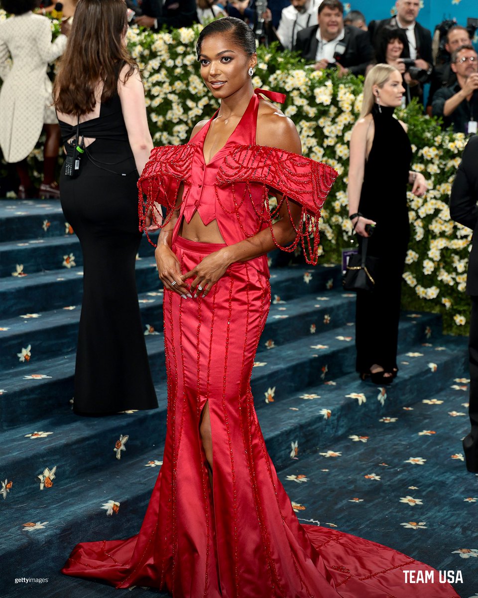 From gold to glam. 🥇

3x Olympic champion <a href="/itsgabbyt/">Gabby Thomas</a> shines on the #MetGala carpet.