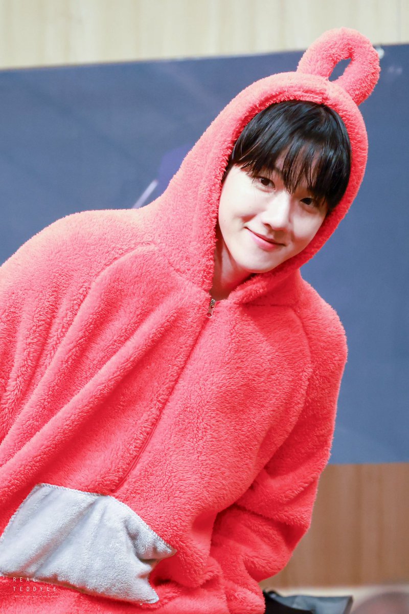 테디🐻 tweet media