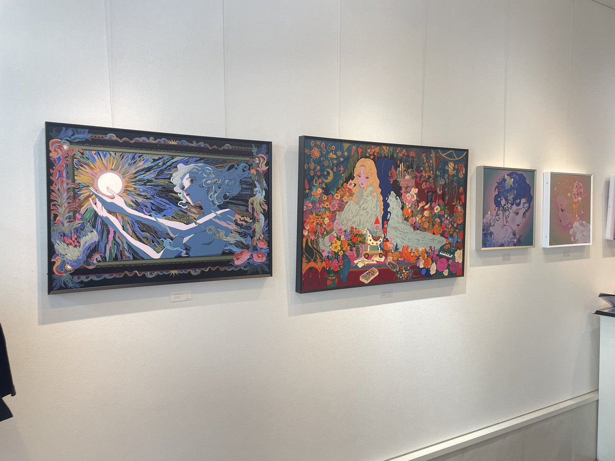SixpenceGallery's tweet image. 《Flower Temperature》
ポップアップストア作家在廊スケジュール

交流時間中は、作家とのご挨拶やご質問もお気軽にどうぞ。
ギャラリー限定グッズやサイン入り作品もご用意しています。

最後まで、どうぞお楽しみください！
#FlowerTemperature #ポップアップストア #在廊 #展示イベント #交流時間