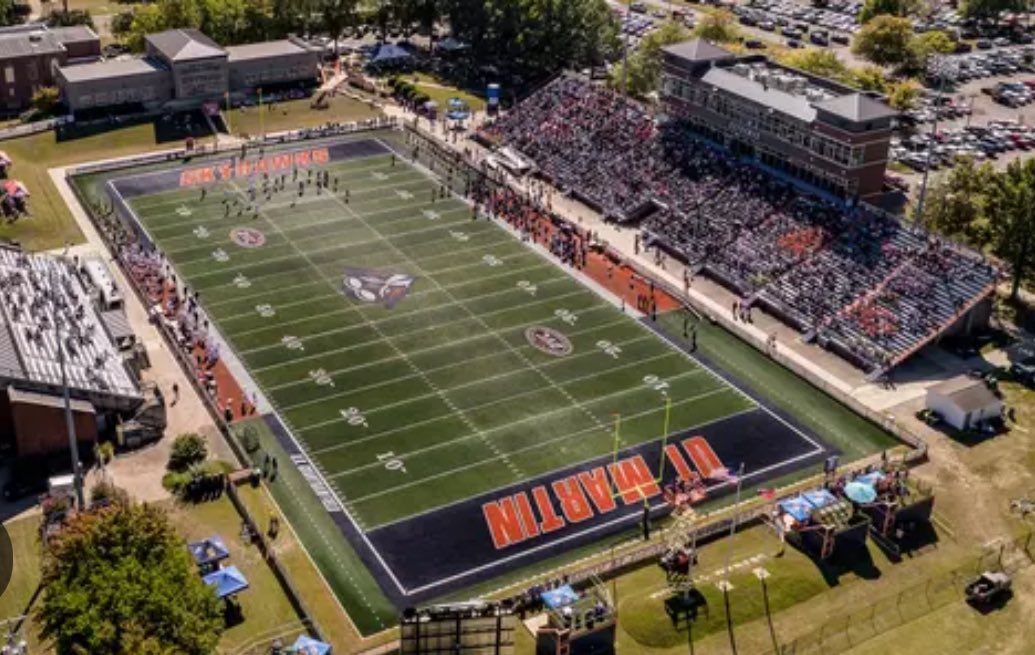 Derreon Rogers (@de4rogers) on Twitter photo After a great conversation with <a href="/HunterKendall44/">Coach Hunt🙏🏿</a> I am blessed to receive an offer from the University of Tennessee at Martin🔶🔷
#AGTG #GoHawks
<a href="/iamcoachgene/">Gene Robinson III</a> <a href="/johnvarlas/">John Varlas</a> <a href="/CSmithScout/">Chris Smith</a> After a great conversation with <a href="/HunterKendall44/">Coach Hunt🙏🏿</a> I am blessed to receive an offer from the University of Tennessee at Martin🔶🔷
#AGTG #GoHawks
<a href="/iamcoachgene/">Gene Robinson III</a> <a href="/johnvarlas/">John Varlas</a> <a href="/CSmithScout/">Chris Smith</a>