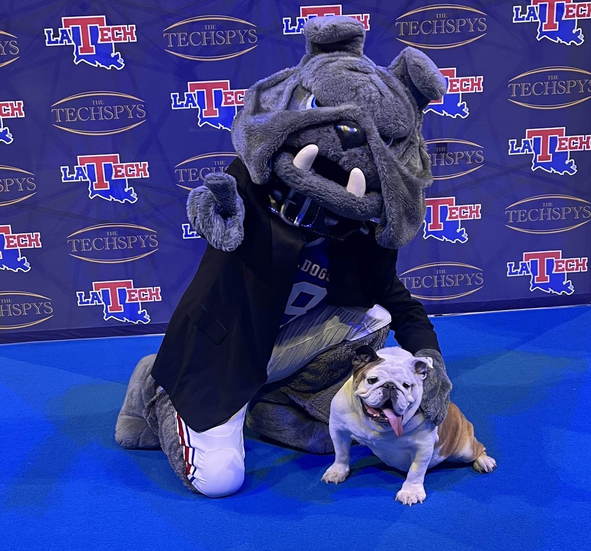 TechXXII's tweet image. Always a great night on the blue carpet with @champ_latech #techspys @LATech #mascot