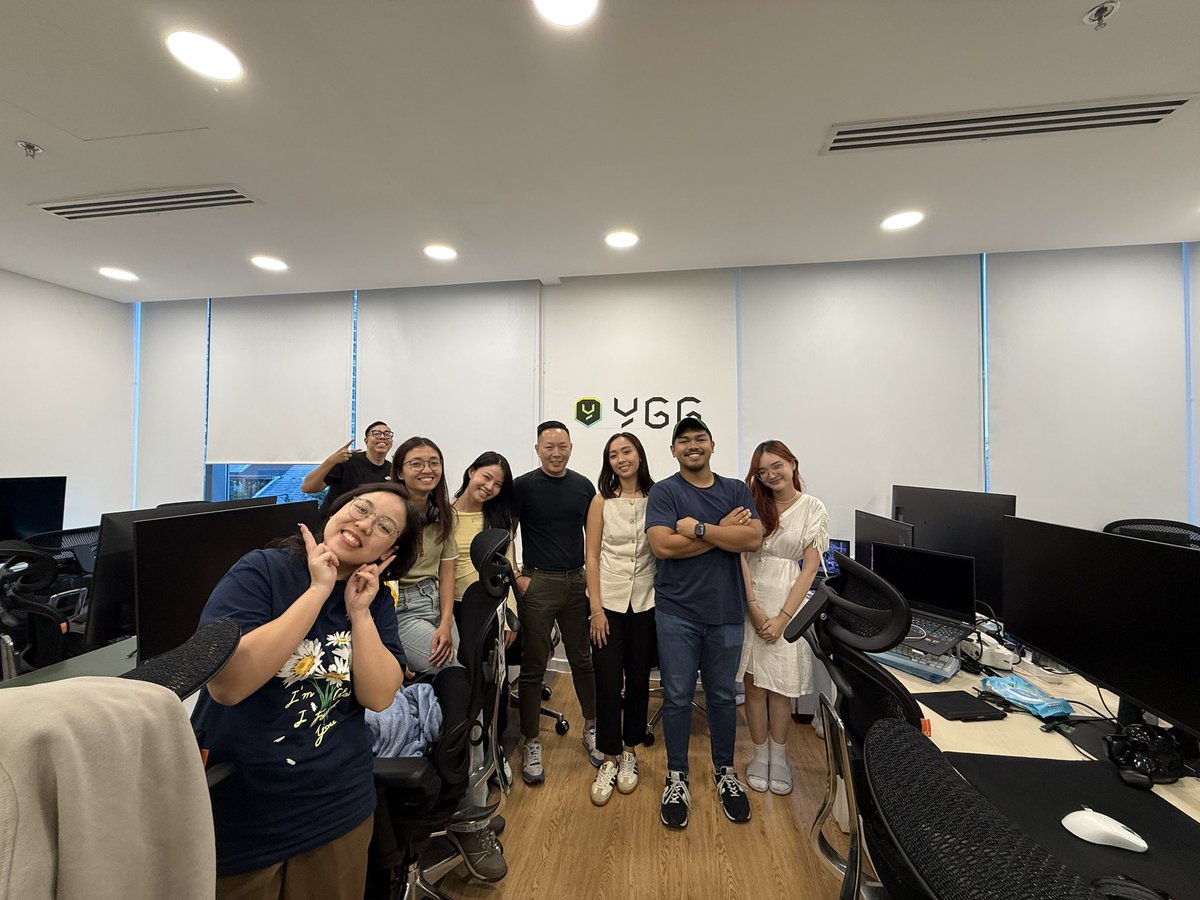 bumb1ebee_'s tweet image. Dropped by to @YieldGuild VN 🇻🇳 office yesterday!
Took a peak at some @LOLLandGame builds too 👀