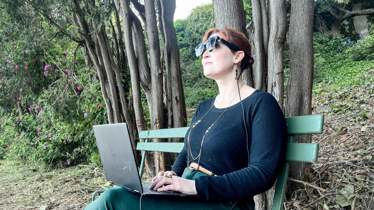 Discover seamless AR workspaces with Spacetop! Experience Windows like never before with @Sightful slight productivity boost &amp; ergonomic comfort using Xreal Air 2 Ultra glasses.   tomsguide.com/computing/smar…