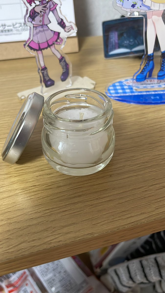 seere_roid's tweet photo. @111_t71L 

アロマキャンドルも買った！いい匂い〜！！

あとモカモカ香水を付けてもらった入場の腕輪、バッグに入れてたからバッグからもいい匂いする https://t.co/eWd3rEY9iF