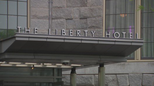 DrewKaredes's tweet image. Same-sex couple demands apology from Liberty Hotel after they were kicked out. They say confrontation escalated in women’s bathroom after security guard mistook one of them for a man. Liberty Hotel disputes those claims #Boston25 AT 10/11