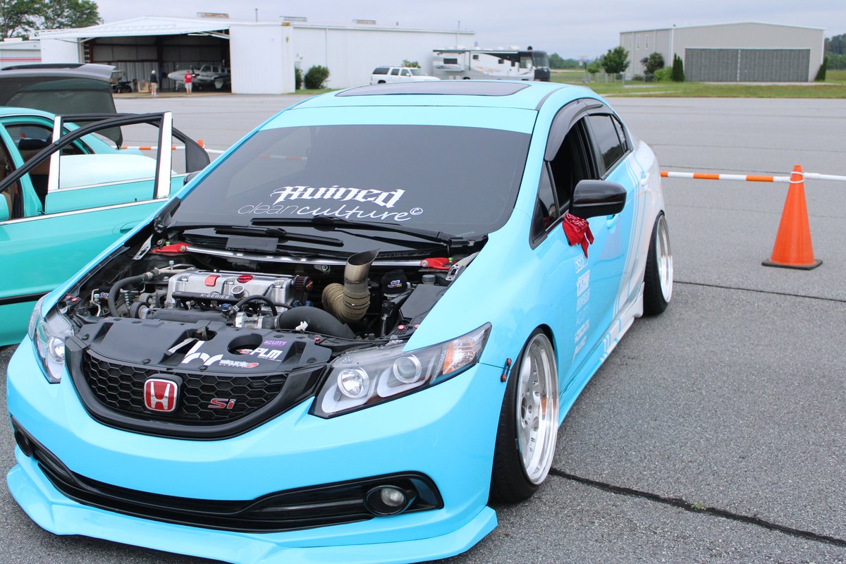Took some pictures of cars, were so clean ngl