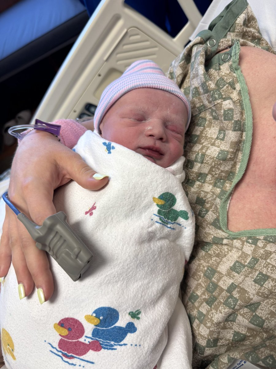 We would like to welcome a new Cardinal Fan to the family today!  Congrats to Coach Wood and his wife Allie on their new baby boy!! <a href="/CoachWood228/">TJ Wood</a> 

Barrett Dean Wood 
7lbs 13oz
20 3/4in