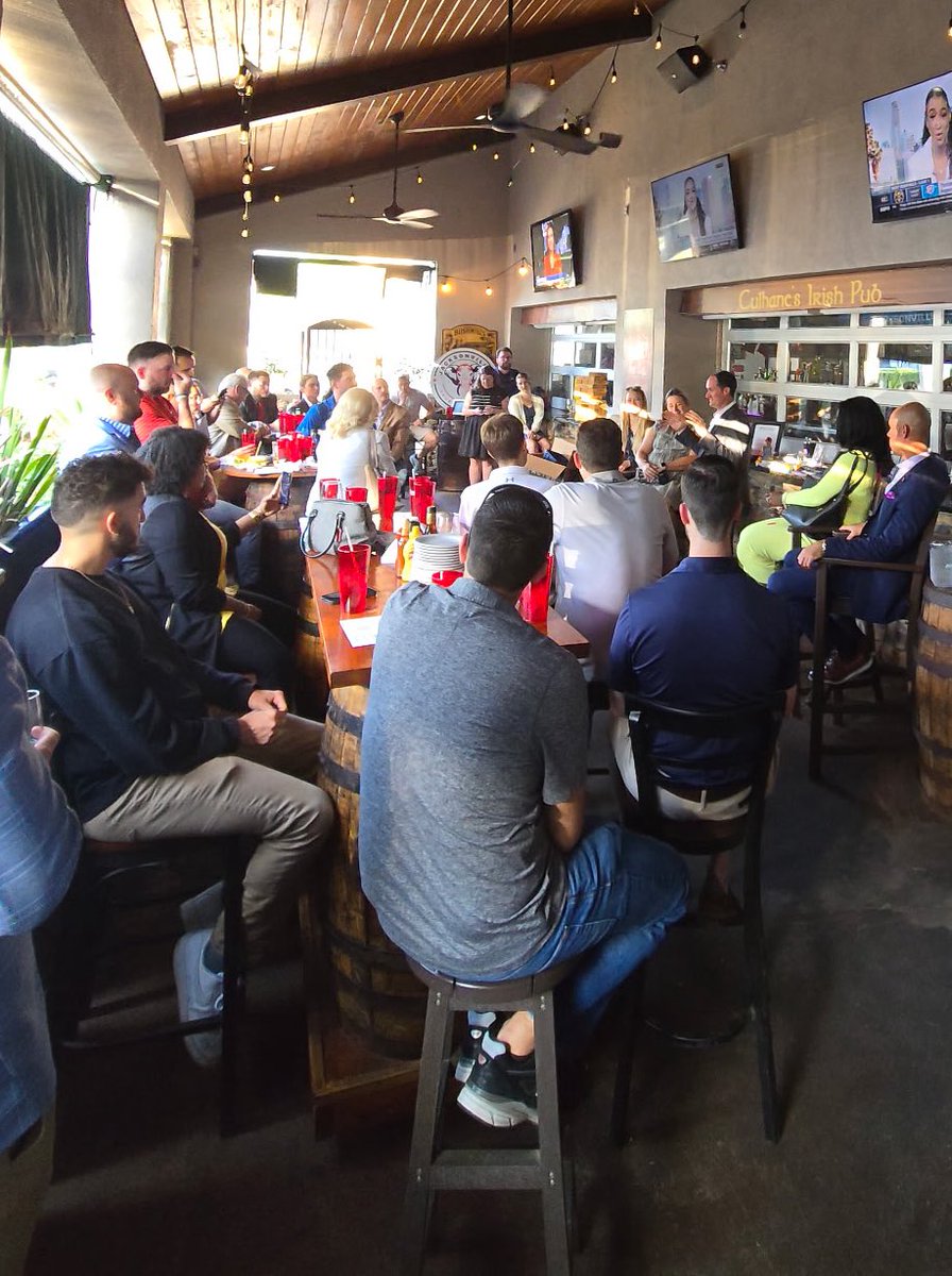 _JoeCarlucci_'s tweet image. Great time speaking with the @JaxYRs tonight. Really sharp group — engaged, thoughtful, and asking all the right questions. Encouraging to see the next/current generation taking such an active interest in local issues!