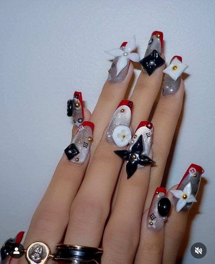 LV Girl ทั้งตัวจริงๆ ตั้งแต่ชุด กระเป๋า ยันเล็บที่ออกงาน แม่ก็เริ่ดเกิ๊นนน <a href="/LouisVuitton/">Louis Vuitton</a>

LISA MET GALA DEBUT
#LISAxMetGala2025
#MetGala2025 <a href="/wearelloud/">LLOUD</a>