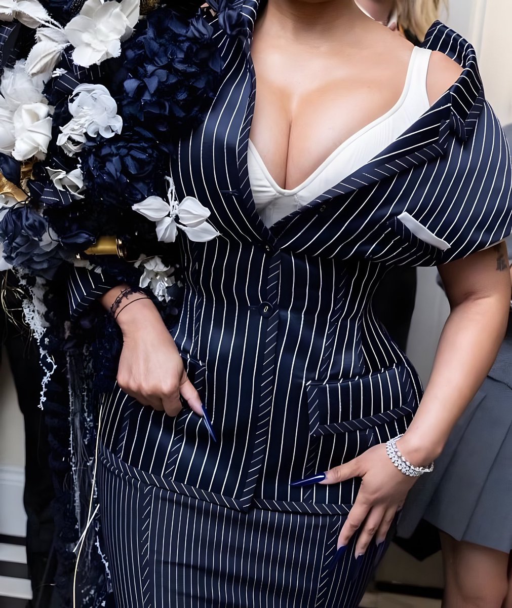 SleezeMaraj's tweet image. Muggy Minaj x Met Gala 2025