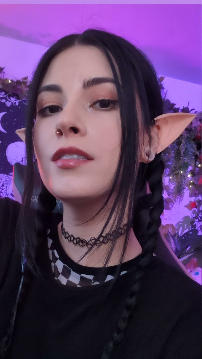 an elf plays Oblivion twitch.tv/sautrah