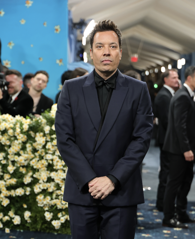 Jimmy Fallon takes the Met Gala...

📷: Dia Dipasupil/Getty Images