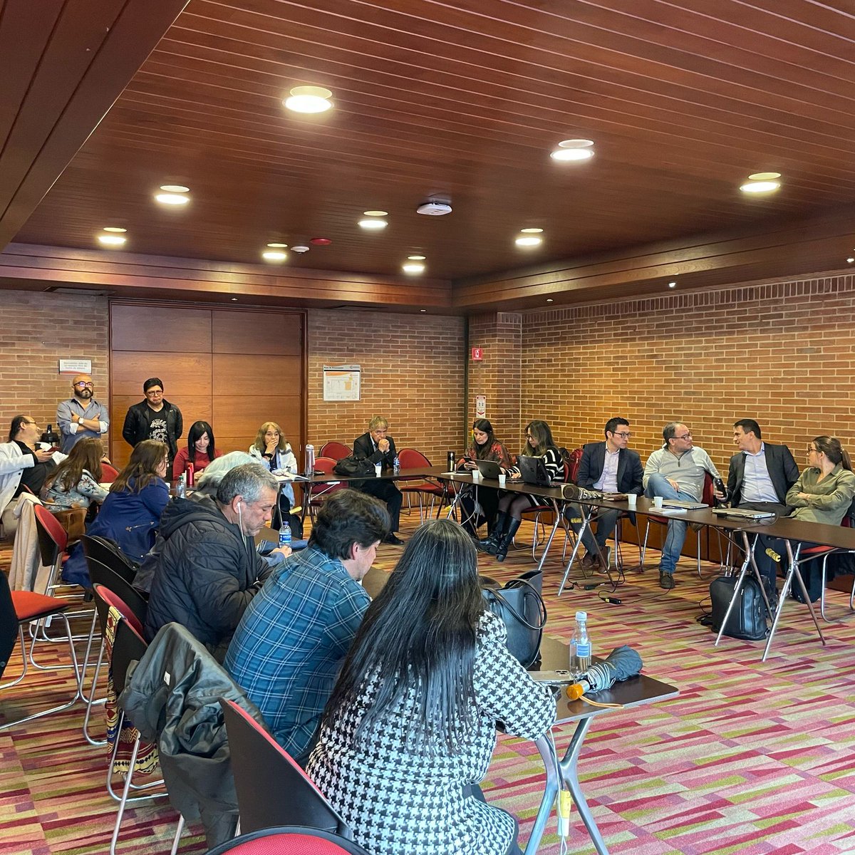 En el marco del diálogo social y el cumplimiento de los acuerdos entre la <a href="/adebogota/">ADE 🇵🇸</a> y <a href="/Educacionbogota/">Secretaría de Educación de Bogotá</a>, tuvimos una mesa de trabajo entre la organización sindical y la Secretaría. 

En esta se acordaron puntos importantes de cara al respeto por la jornada escolar de los