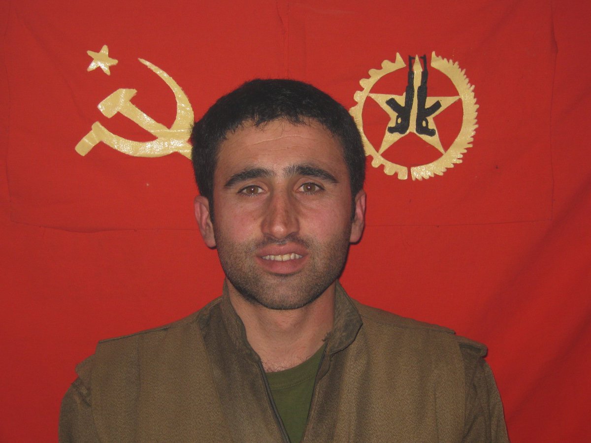 "...
O, şahlanmış bir kavga atı
kalın kabzalı bir savaş kılıcıdır.
Bu ata atlayacak yürek,
ve bu kabzaya bilek
gerek..."

6 Mayıs 2016