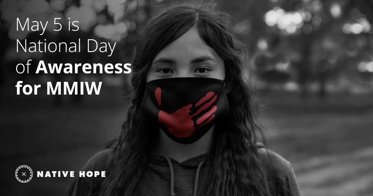 SenatorUmberg's tweet photo. Today is MMIW Awareness Day.
Share this post to spread more awareness for this issue and the fact that Native American women are up to 10 times more likely to be murdered or sexually assaulted.
#NoMoreStolenSisters #MMIW #MMIWDay #RedHand https://t.co/DupcmlnC4R