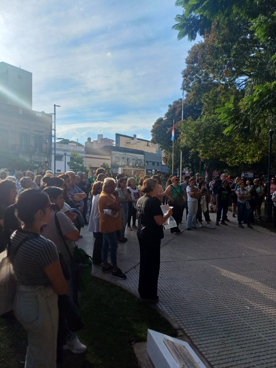 OTILIA ACUÑA: PRESENTE❗️

"Oti fue una de las enormes y queridas Madres de Plaza de Mayo, una de nuestras abuelas, la abuela de Vale, Nico y Marcelo, la que crió con amor a los hijos de Nilda.
La que nos llenó de amor a todos."