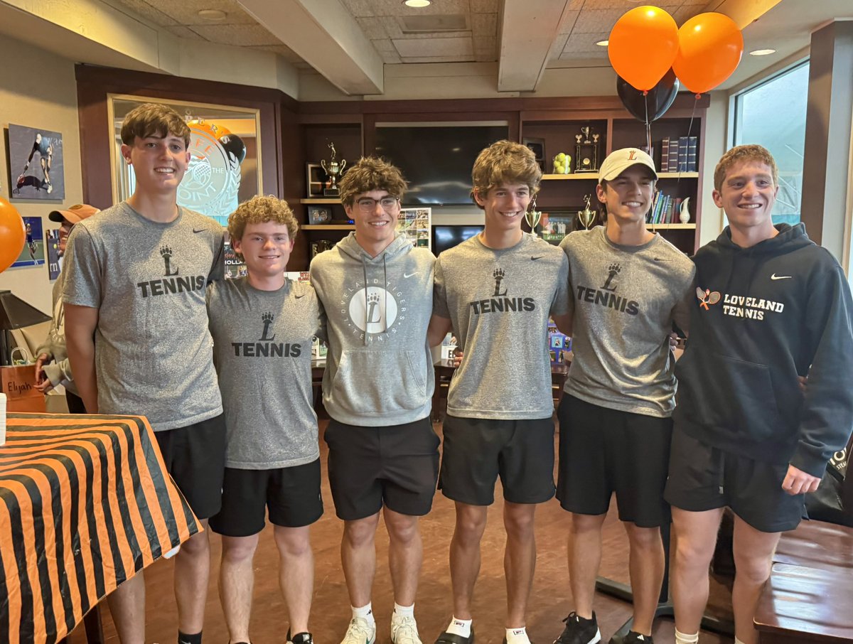 LPawTennis's tweet image. What a great Senior night celebrating these AWESOME Seniors! We won 4-1 against Anderson and are now 5-1 in the ECC! 🧡🖤🎾 @Loveland_AsstAD @LHSTigerAD @LABTigers