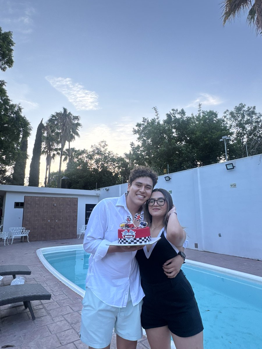Por una vida de cumpleaños a tu lado, te amo mi amor❤️