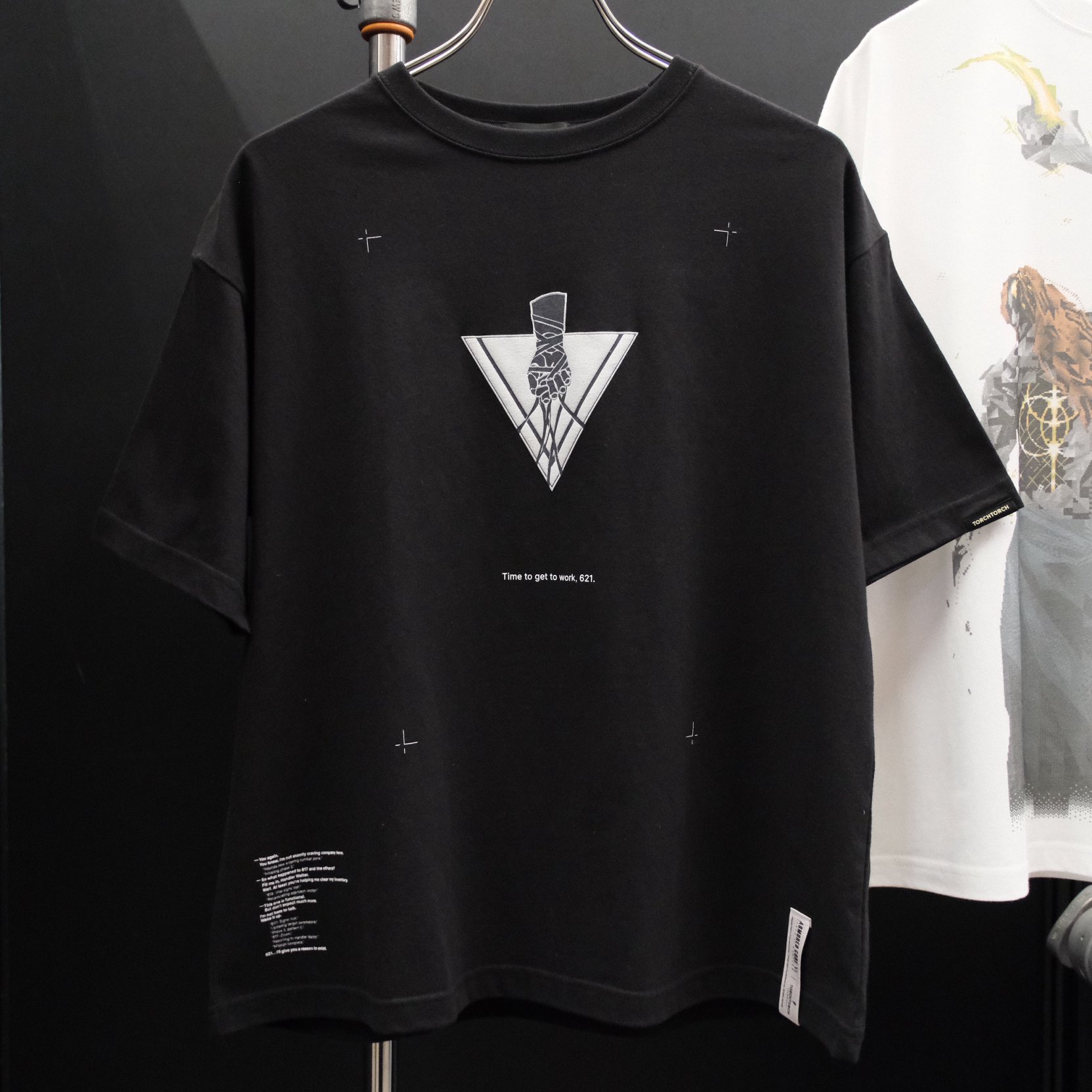 【アーマードコア6】ハンドラー・ウォルター　TORCHTORCH Tシャツ XL アーマードコア6】ハンドラー・ウォルター TORCHTORCH Tシャツ