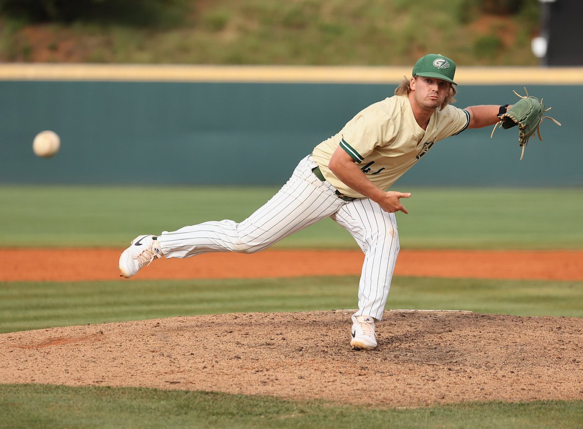 tgrason's tweet image. Vegas Gold... @GGC_Baseball wins @CAC_SportsNAIA Baseball Championship as the bats and arms heat up #ClawsOut | #GrizGangGGC | #GGCAthletics | #NAIABall