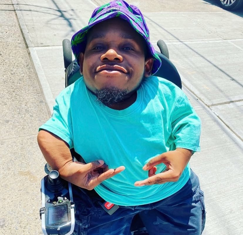 ErsonArzu's tweet photo. I’ve been watching @KaiCenat since the red room &amp; college days — his journey out the Bronx inspired me. Now with Streamer University, I’m asking y’all to help me get his attention. I’m a disabled streamer. We deserve a chance too. Tag him &amp; share! #StreamerUniversity https://t.co/dPnjkITJdb