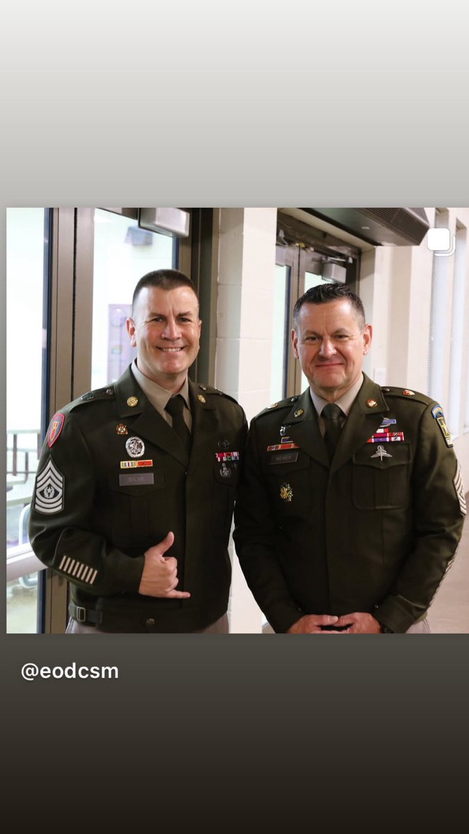 EODCSM's tweet image. We all know the SMA spoke at the memorial, did you know before hand he spent the morning with our Gold Star Families, and afterwards he held a town hall with NCOs and a small group LPD with the SNCOs? Was great to see the personnel side of our Army’s top NCO. #ThisWellDefend