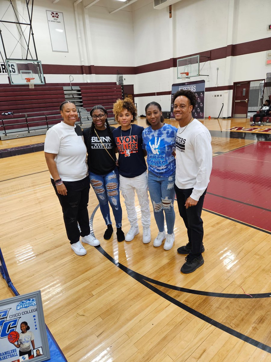 Kelsi Baker tweet media