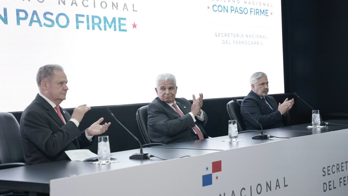 JoseRaulMulino's tweet image. Hace un año, muchos decían que el tren Panamá–Chiriquí era imposible. Hoy presentamos su trazado.
Así como cumplimos con el Espacio del Emprendedor, medicinas a precios bajos, las Tiendas del Pueblo y atención digna a pacientes, el tren también avanza.
Este tren simboliza el…