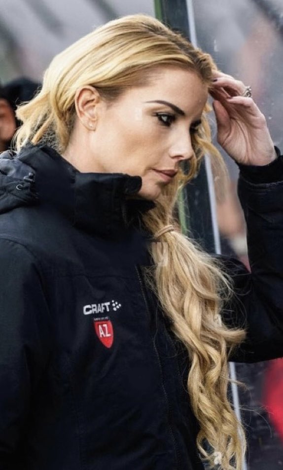 Being human together is more powerful than any technique

This is a more personal post.
A glimpse into how I work, and more importantly—why I work the way I do.

It’s not always easy, the way I work. But it’s the only way I know.

Sometimes I’m told I get too involved. That I